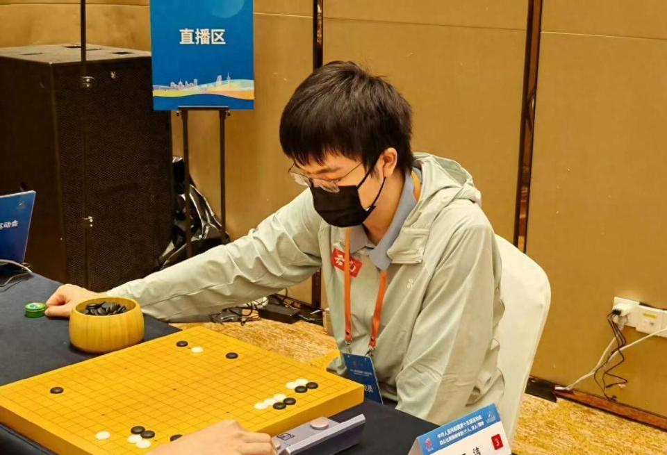 附在柯洁身, 个人公开组